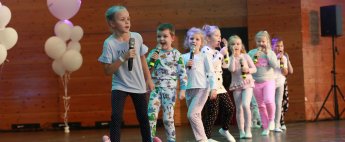 Apodziņi - popūrijā "Kāpiet iekšā, Knīpas un Knauķi būs priekšā" Foto autors Raitis Mūrnieks