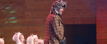 Nauris Indzeris - Vilks popūrijā "Kazlēni un vilks" Foto autors Raitis Mūrnieks