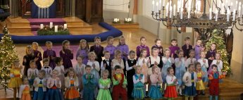 Knīpas un Knauķi - "Eglīte grib rotiņas"
